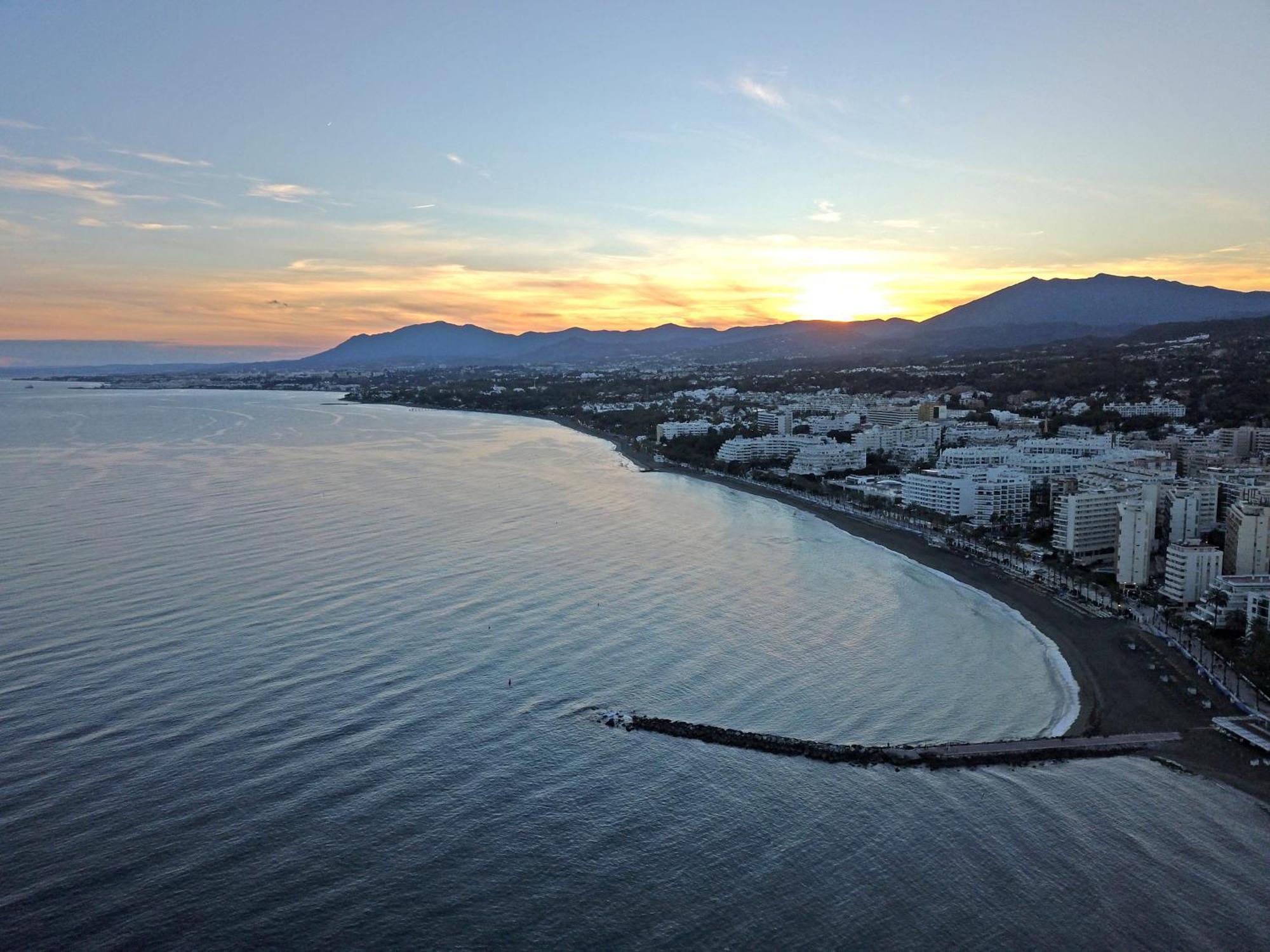 Lujoso Apartamento Con Piscina En Paseo Maritimo ماربيا المظهر الخارجي الصورة